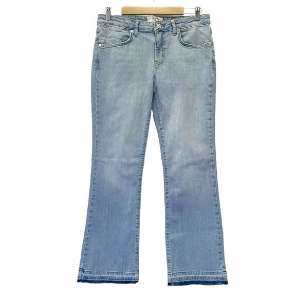 Free People Liv Crop Flare Leg Mid Rise Jeans Medium Wash Released Hem Size 30 - Picture 2 of 13